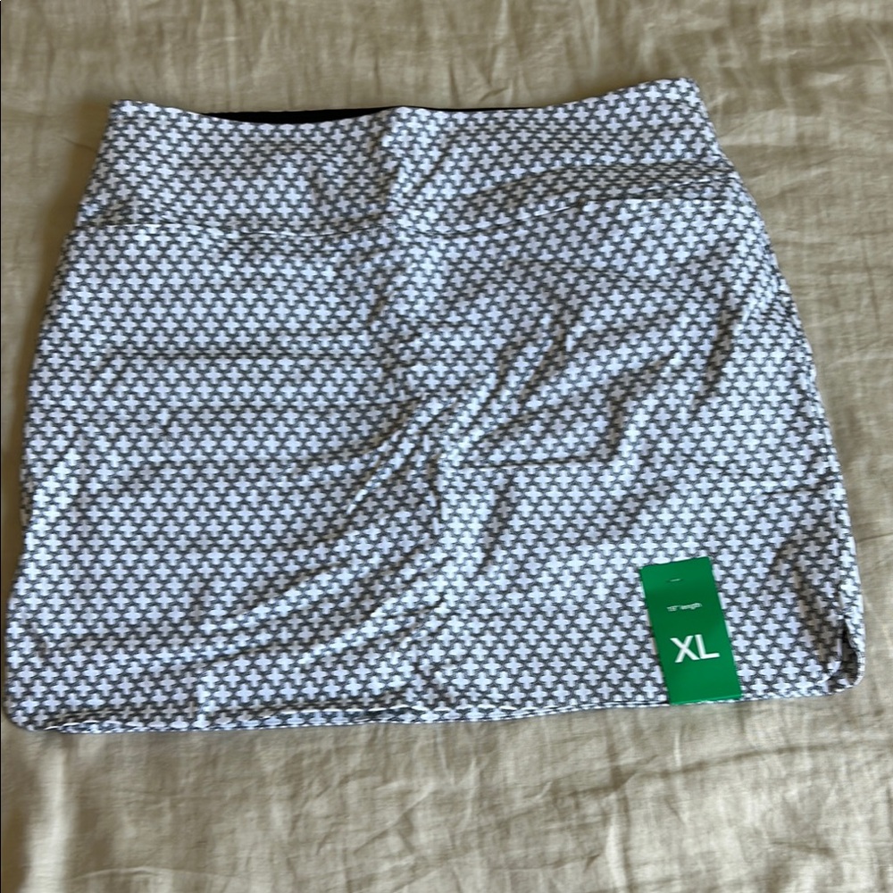 NWT! S.C. & Co. Black and White Mini Pencil stretchy SKORT for Casual Wear. XL.